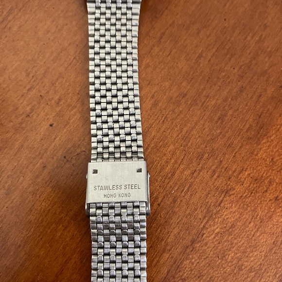 GUESS WRISTWATCH W/XTRA LONG SWEEP HAND 1996 STAINLESS ADJUSTABLE MESH BAND - Picture 5 of 11